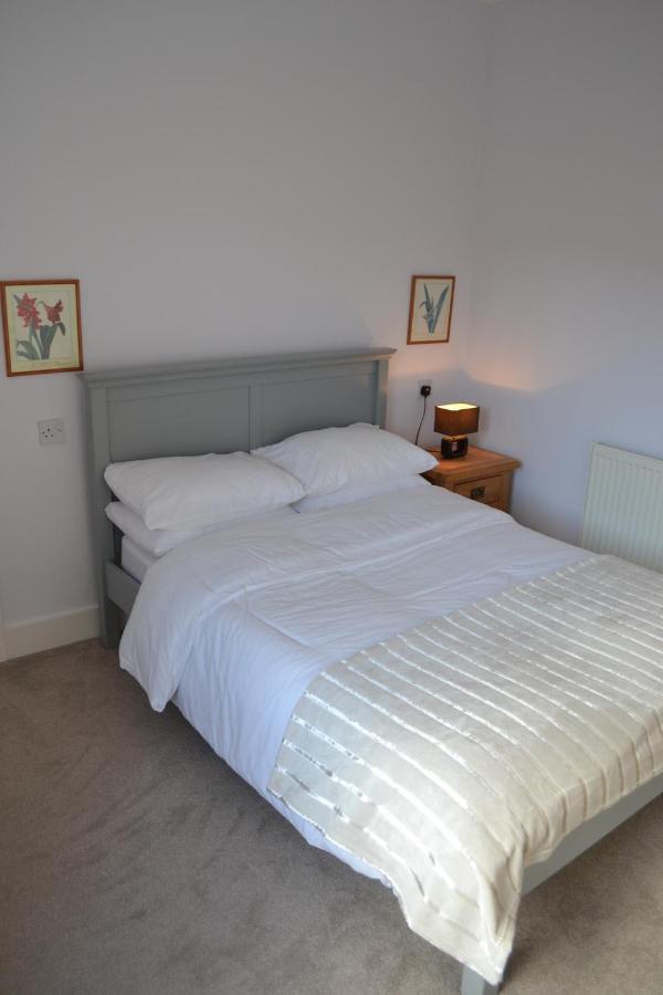 Entire 3 Bedroom House Near Caerphilly Station Exterior photo